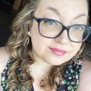 Meet your Posher, Leah